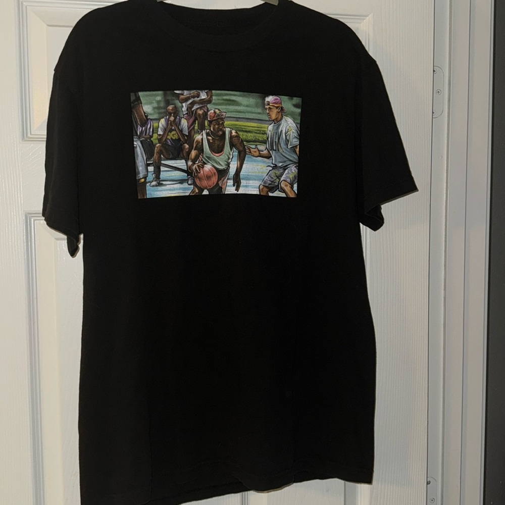 UNISEX LARGE GRAPHIC TEE